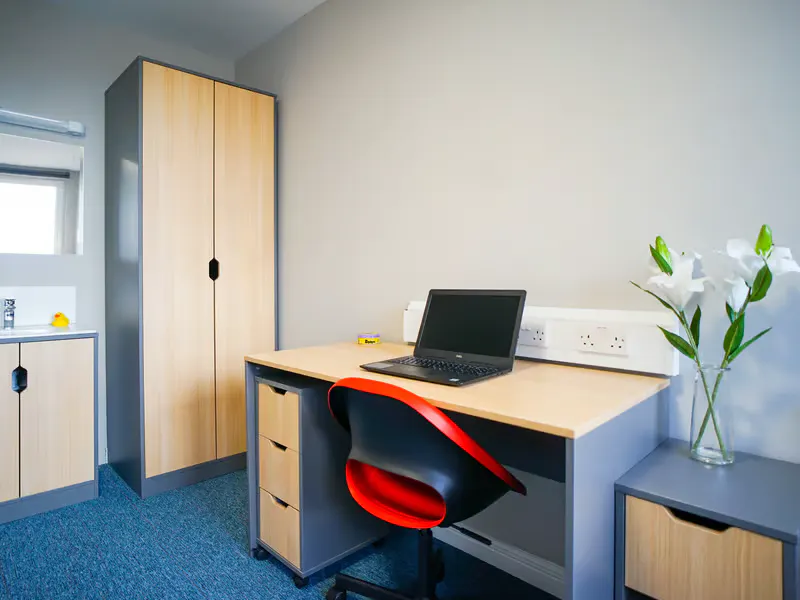 8-roxburgh-edinburgh-Classic Room