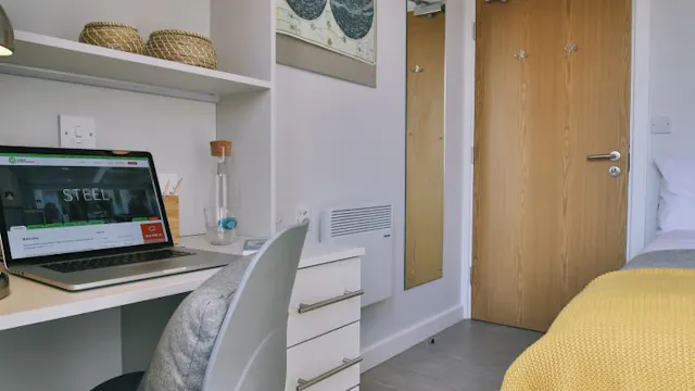 One Bed Apartment room image 2