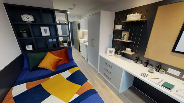 Gold Studio room image 2