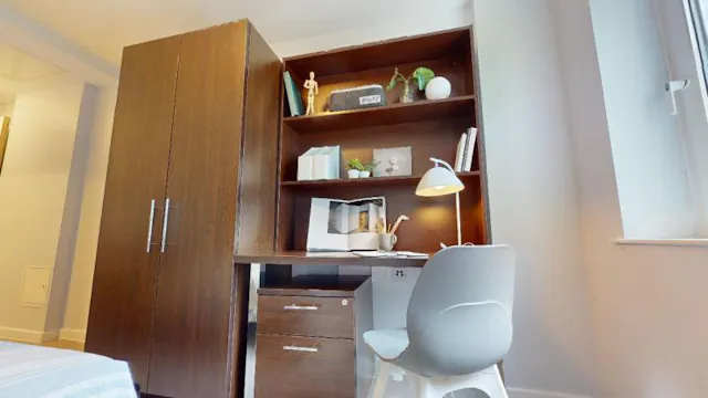 Silver En Suite room image 2