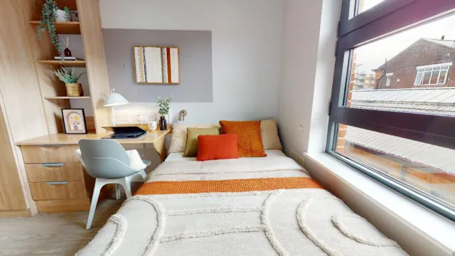 Bronze En Suite Plus room image 2