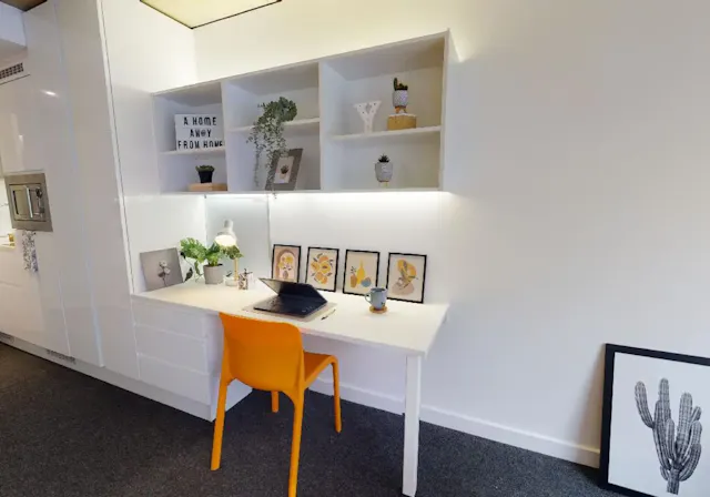 Gold Studio room image 2