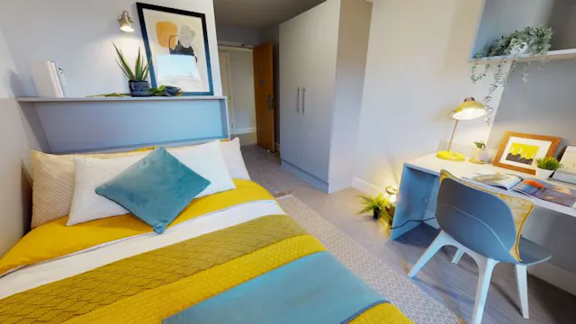 Gold En Suite room image 2
