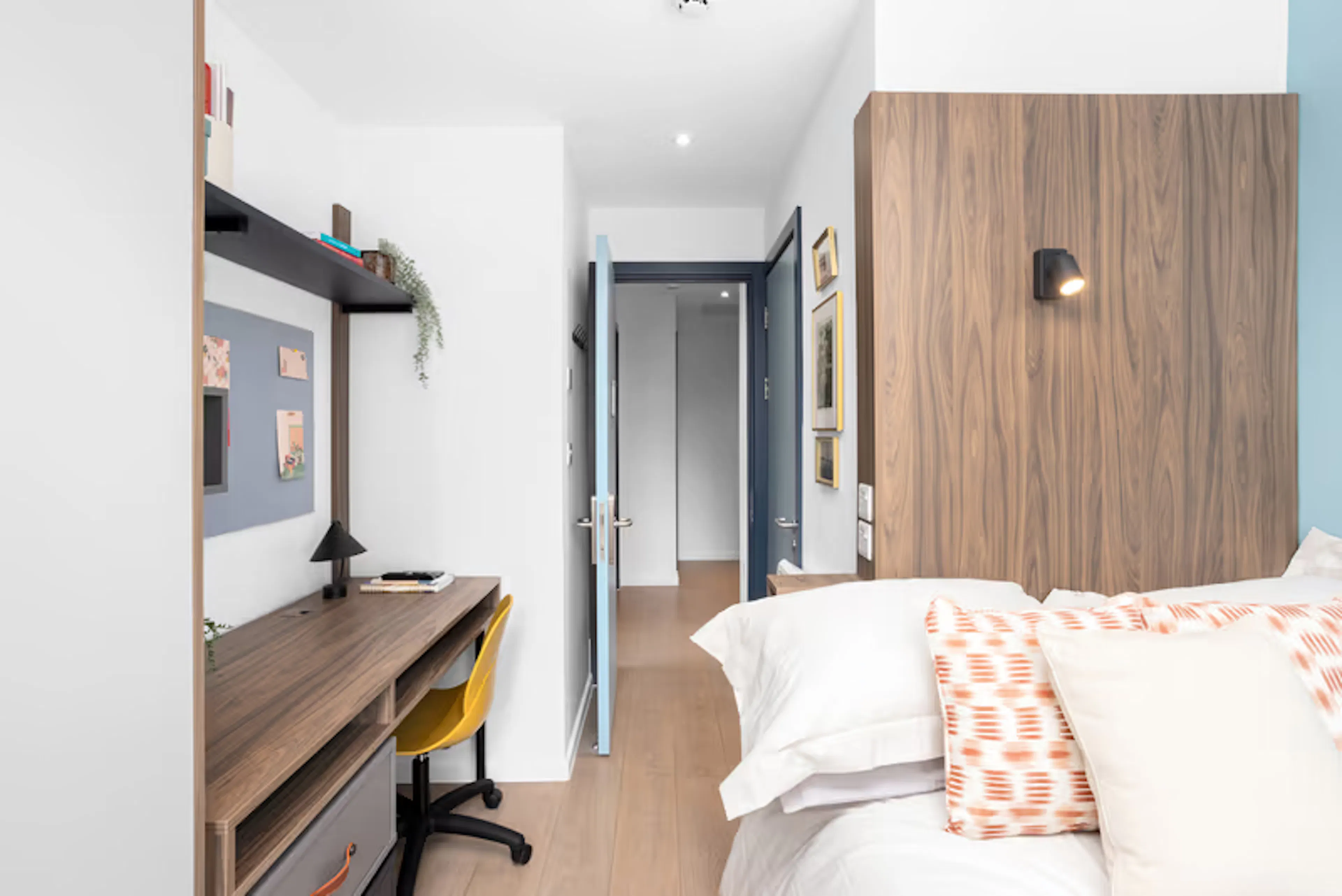 Premium 2 Bed Apartment ROOM 4