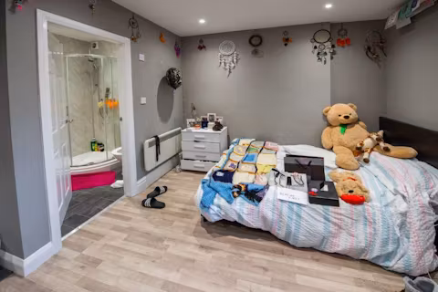 queen-street-lancaster-ROOM
