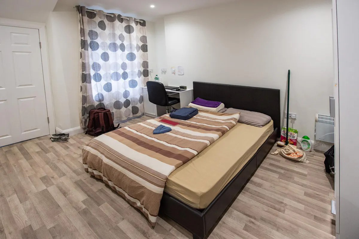 ROOM ROOM