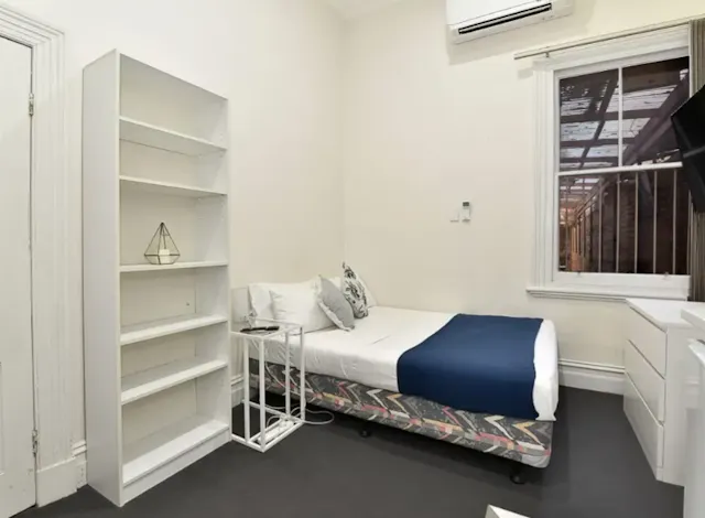 Studio 2 room image 1