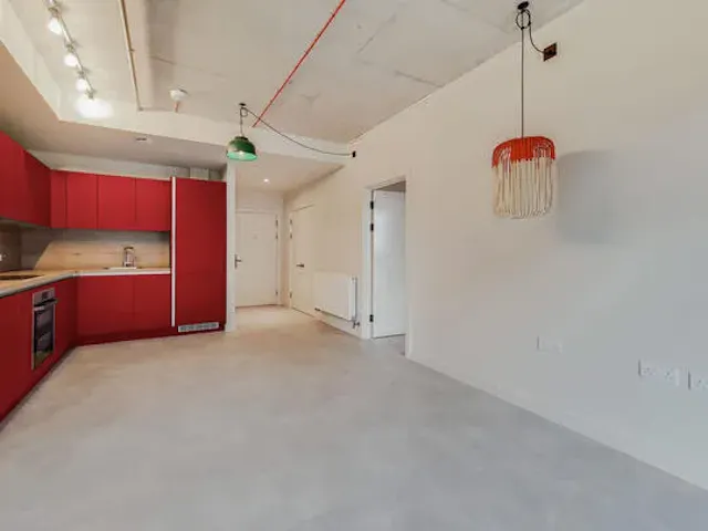 1 Bedroom Apartment room image 2