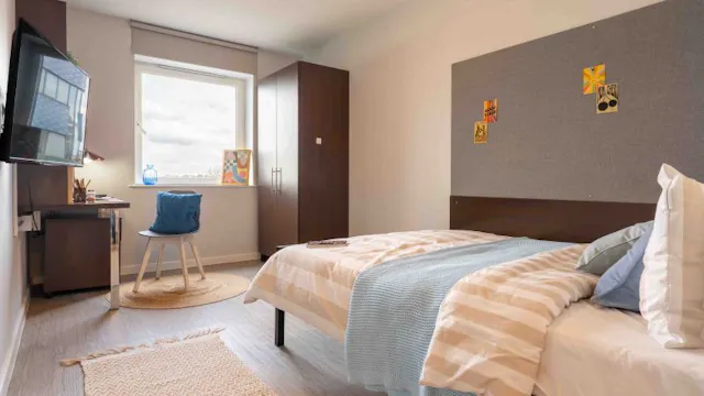 Gold En Suite room image 2