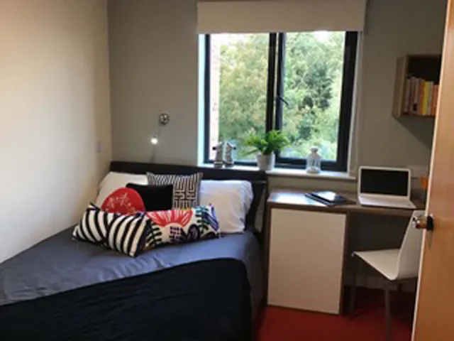 Deluxe En-Suite Kentish House room image 2