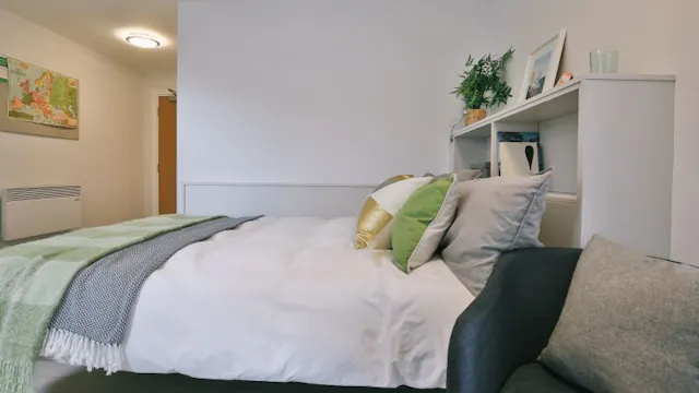 Platinum Studio  room image 2