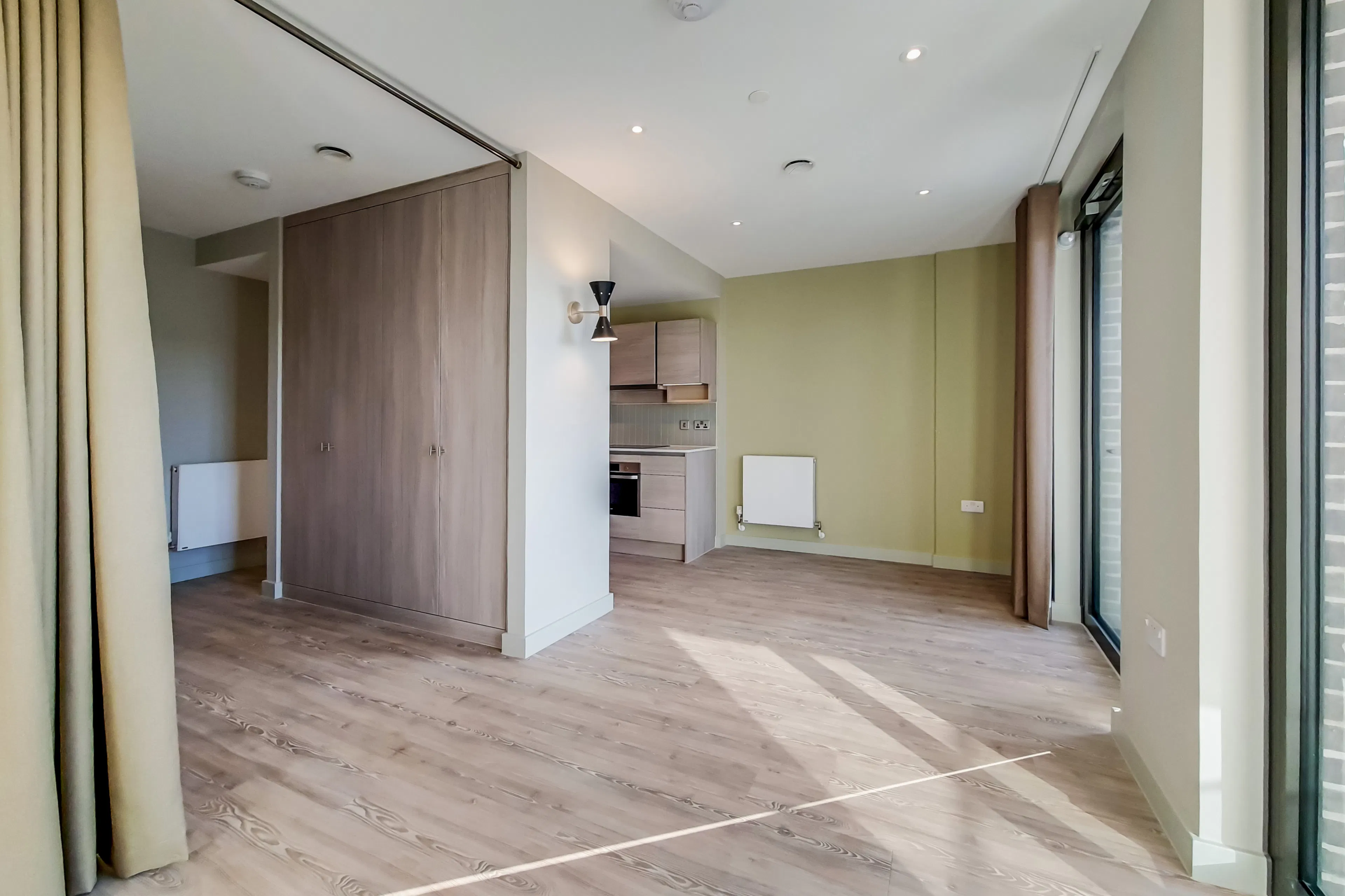 ROOM ROOM 1