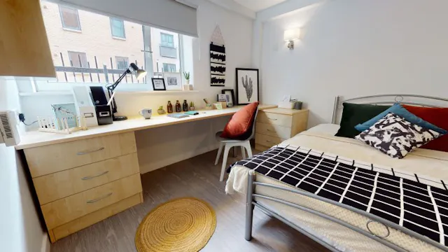 Silver En Suite room image 1