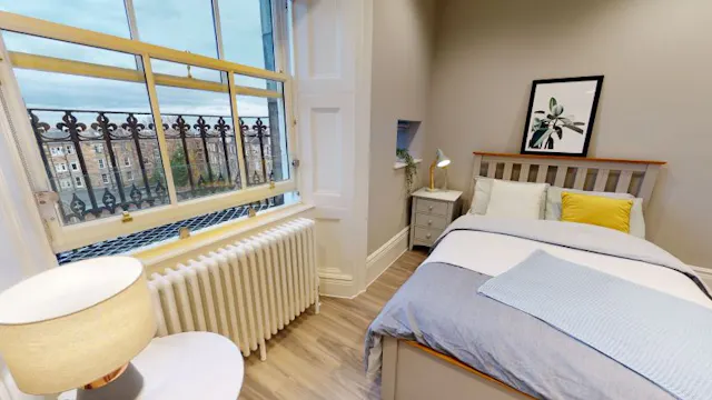 Platinum One Bed Apartment room image 2