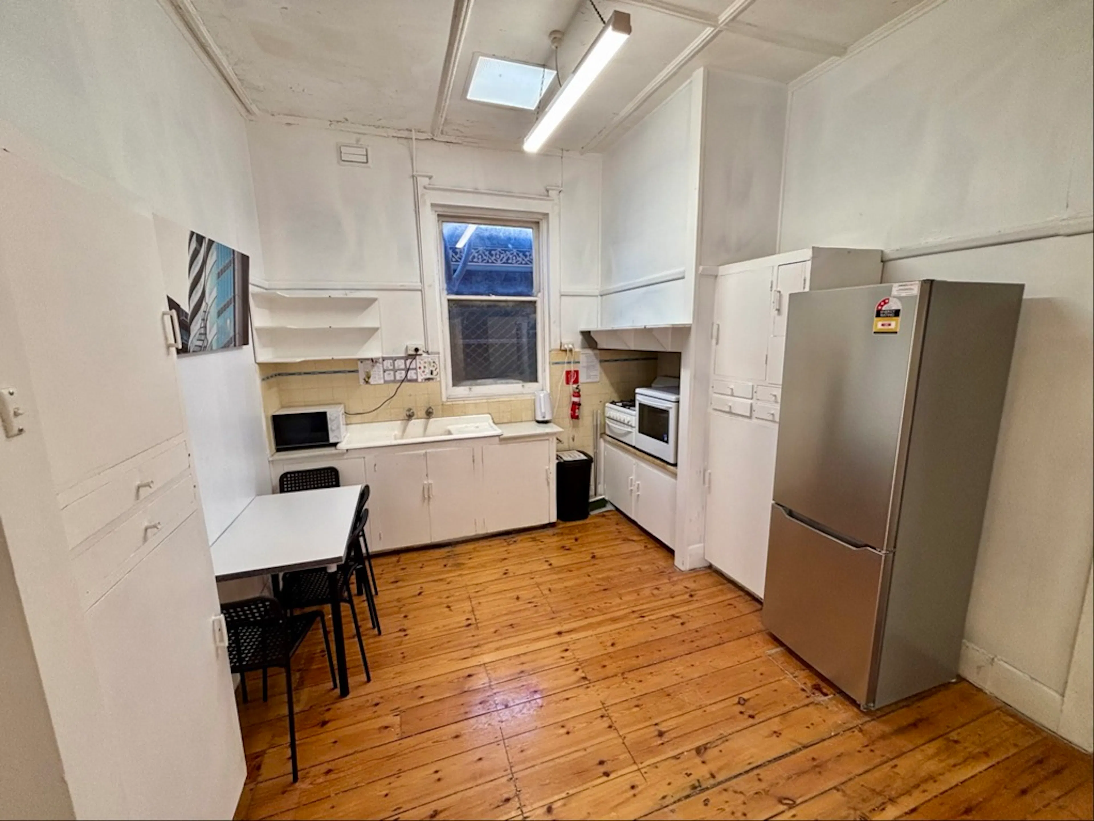 Room 4 KITCHEN 1