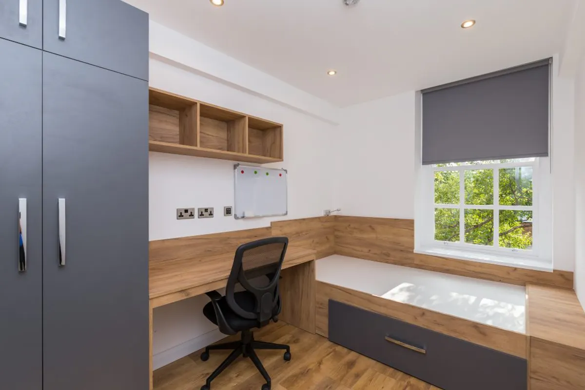 ROOM ROOM
