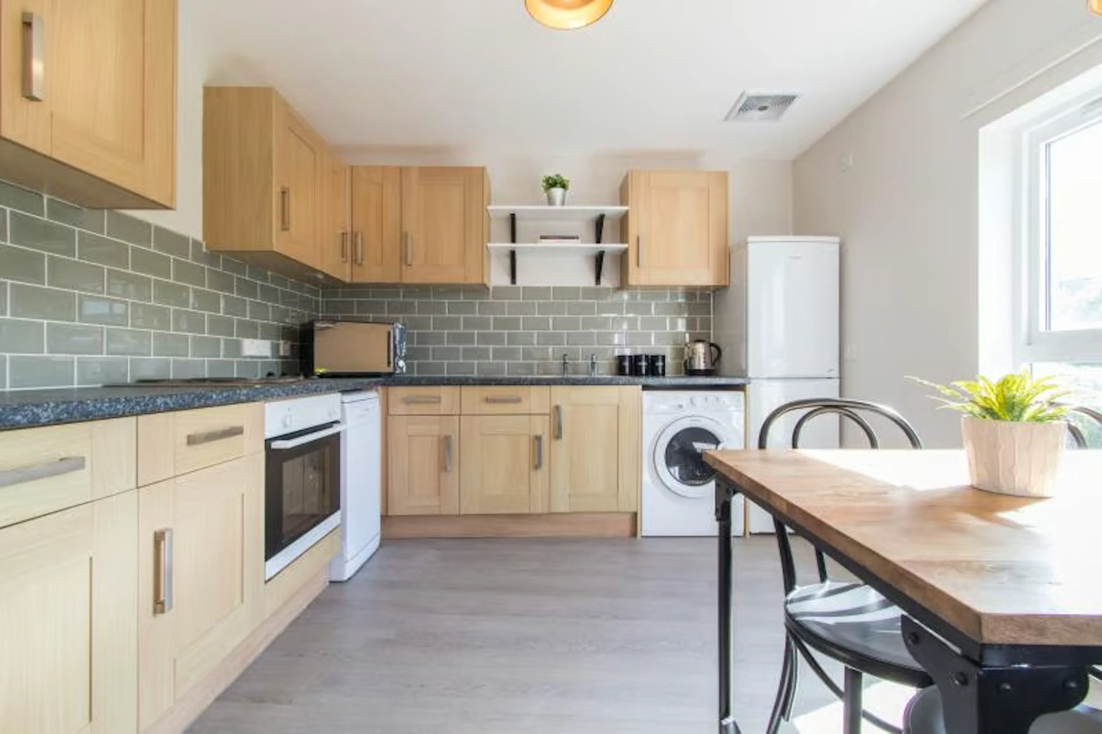 Flat 2, 6 KITCHEN 4