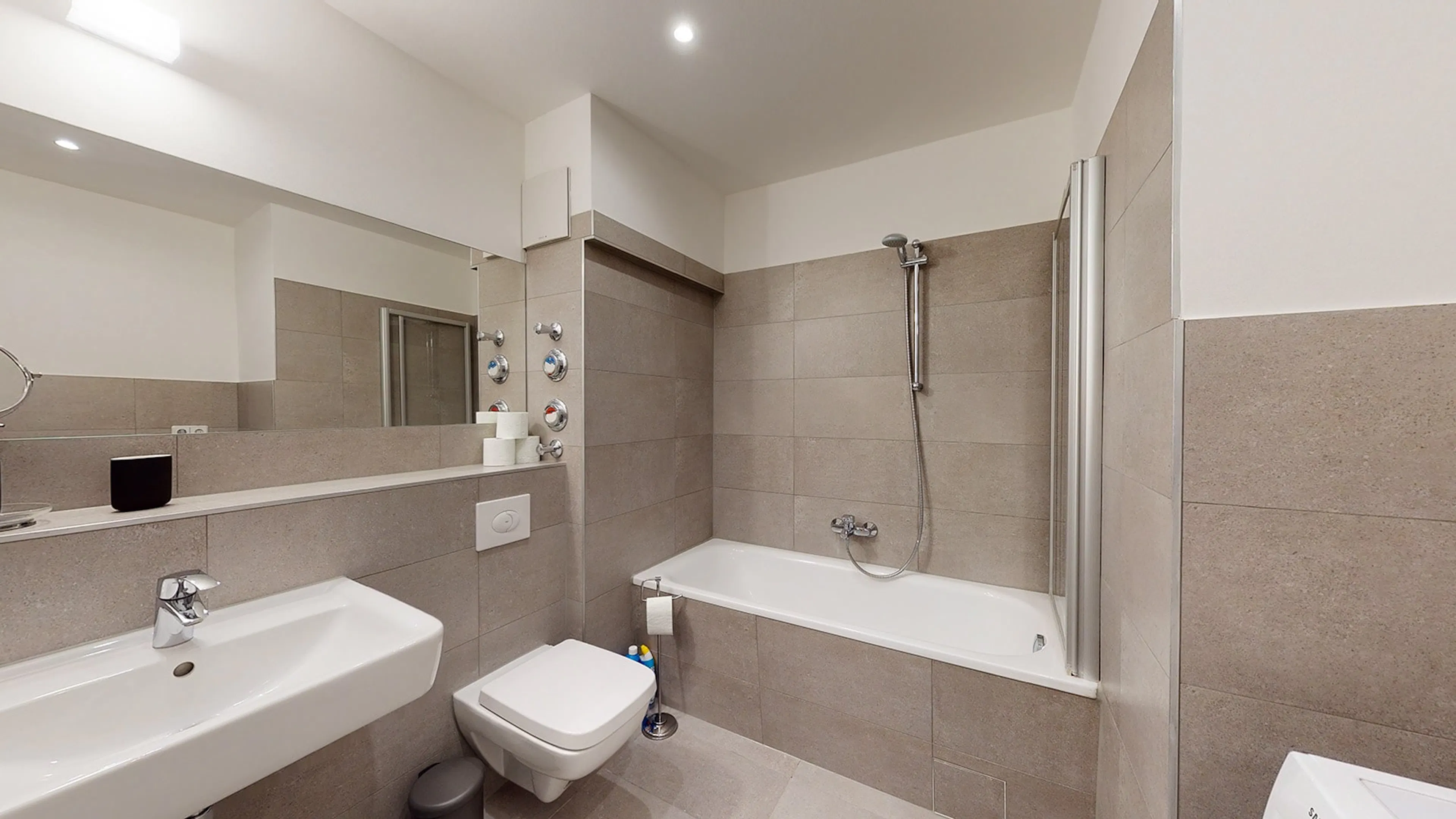 BATHROOM BATHROOM 4