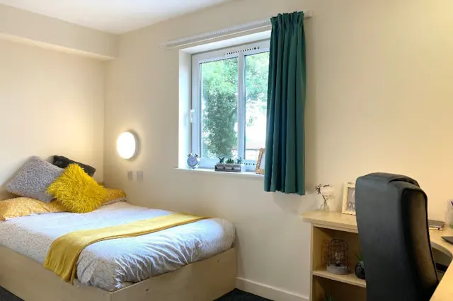 3/4 Bed Premium Ensuite room image 1