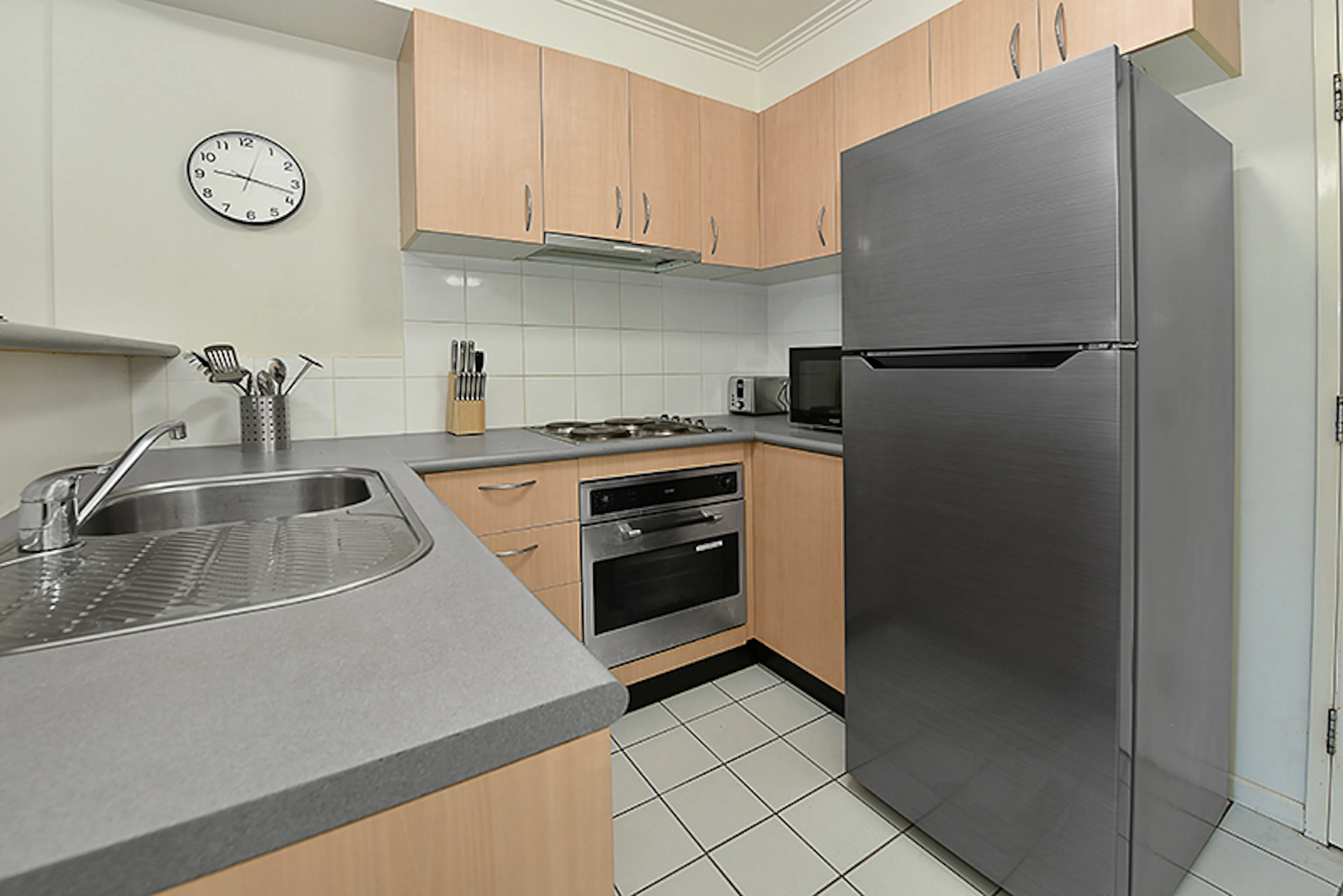 2 bedroom 1 Bathroom KITCHEN 4