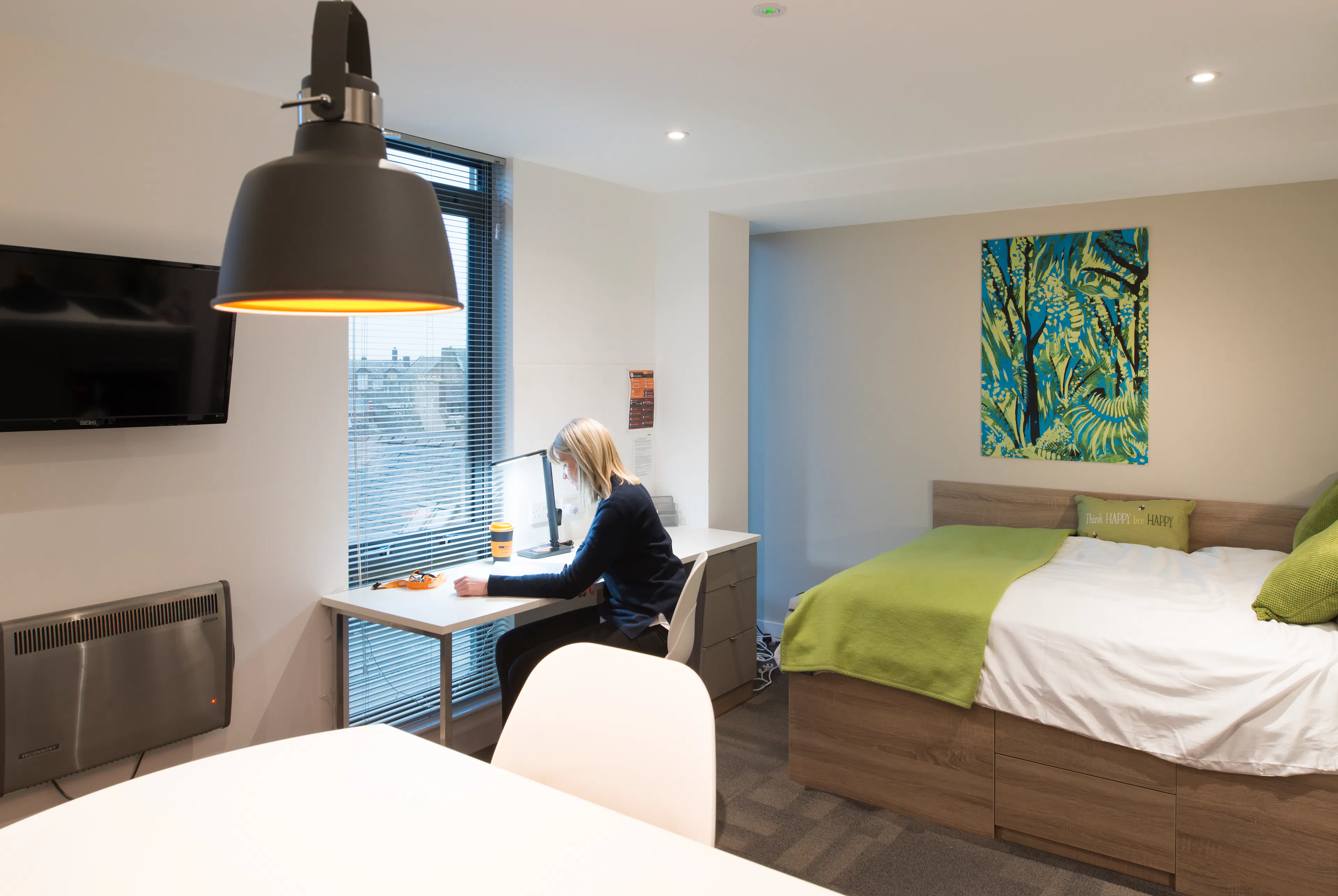 Superior-plus Self-contained Studio ROOM 4