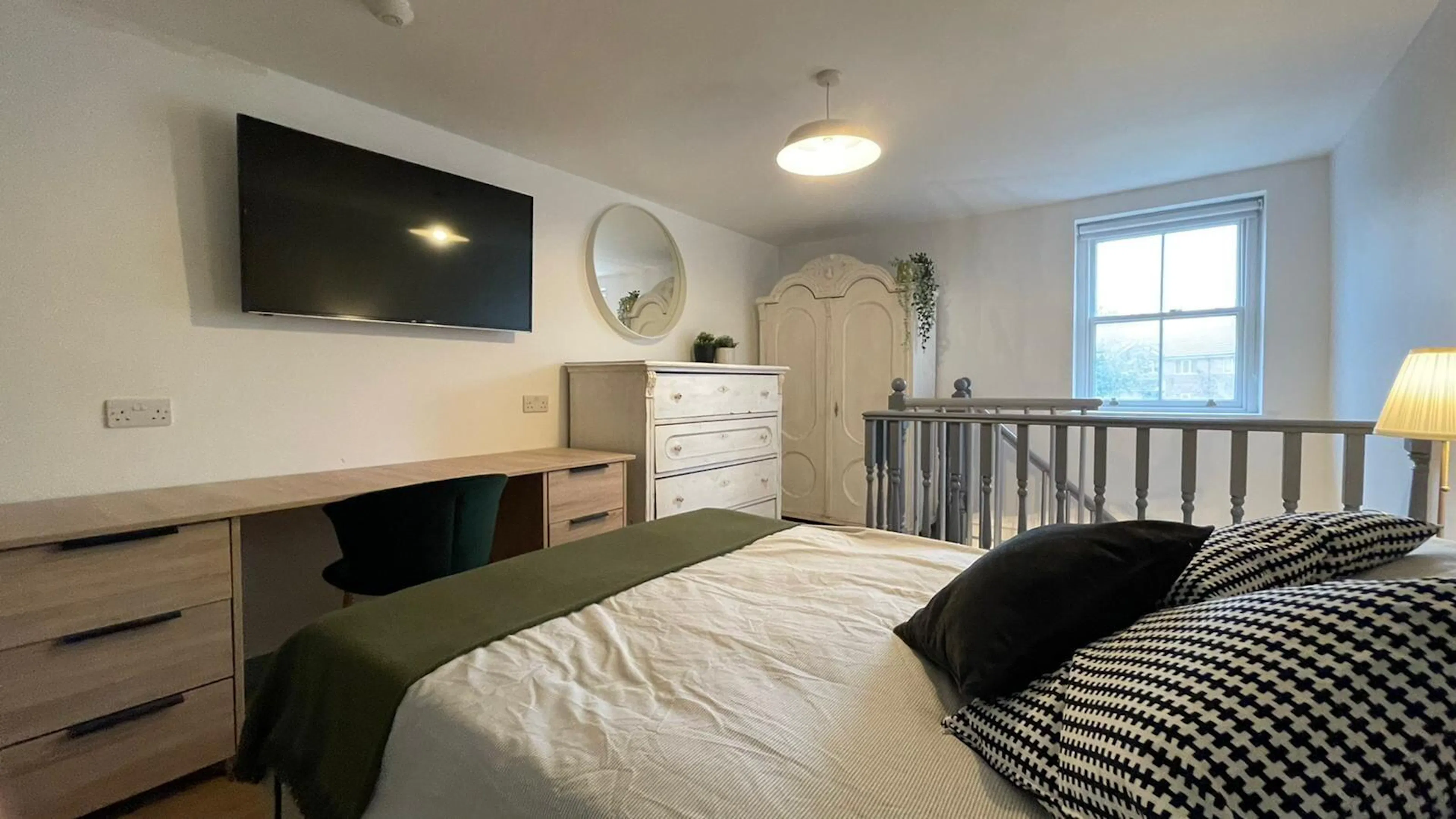 ROOM ROOM 2