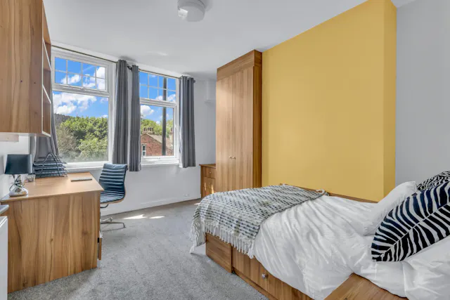 Three Bedroom Apartment room image 1