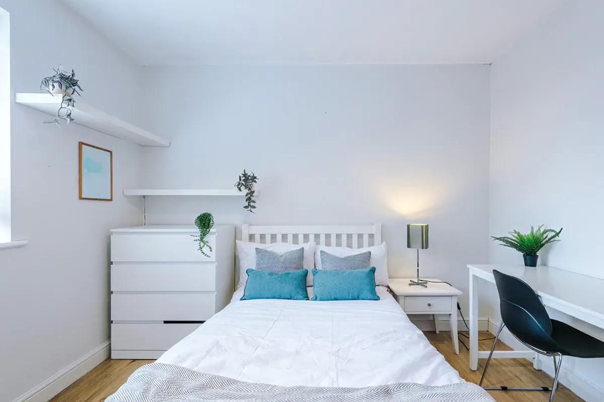 4 Bed Apartment ROOM