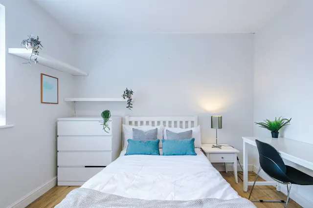 4 Bed Apartment room image 1