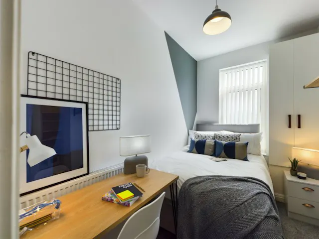 6 Bedroom House room image 1