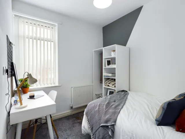 6 Bedroom House room image 2