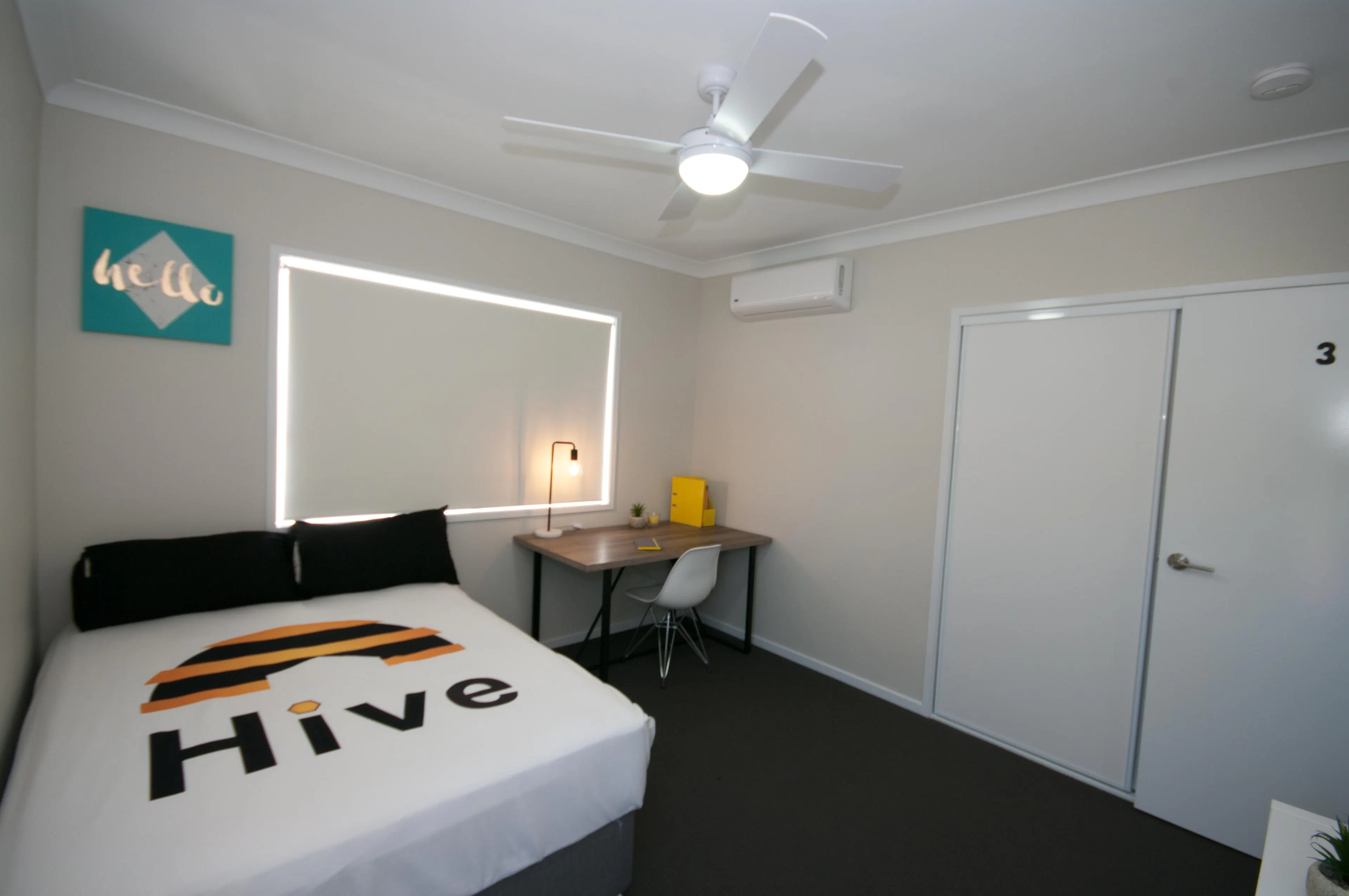 Sleek Double Room + A/C ROOM 1