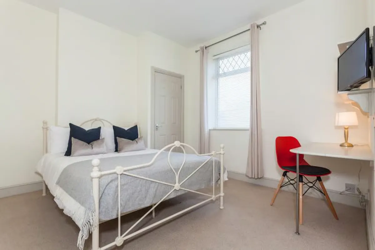 7 Bedroom Apartment ROOM