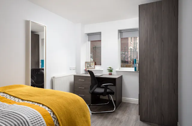 3-Bed flat room image 1