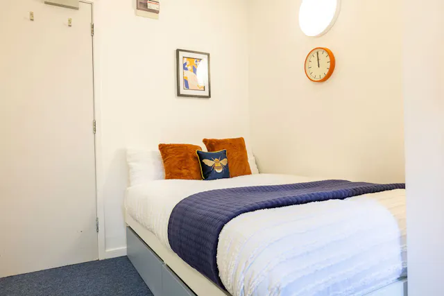 Gold Apartment room image 1