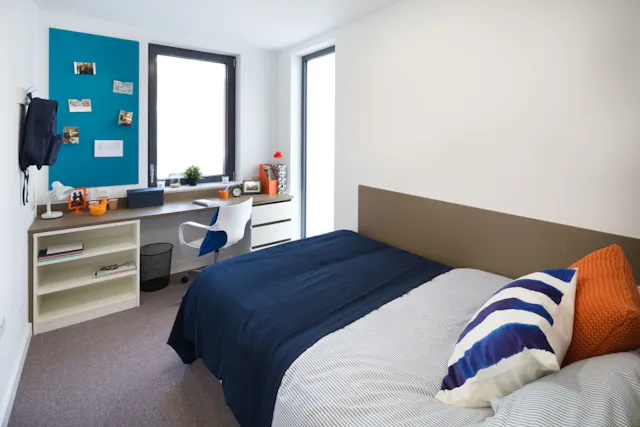 3 Bed Apartment room image 1