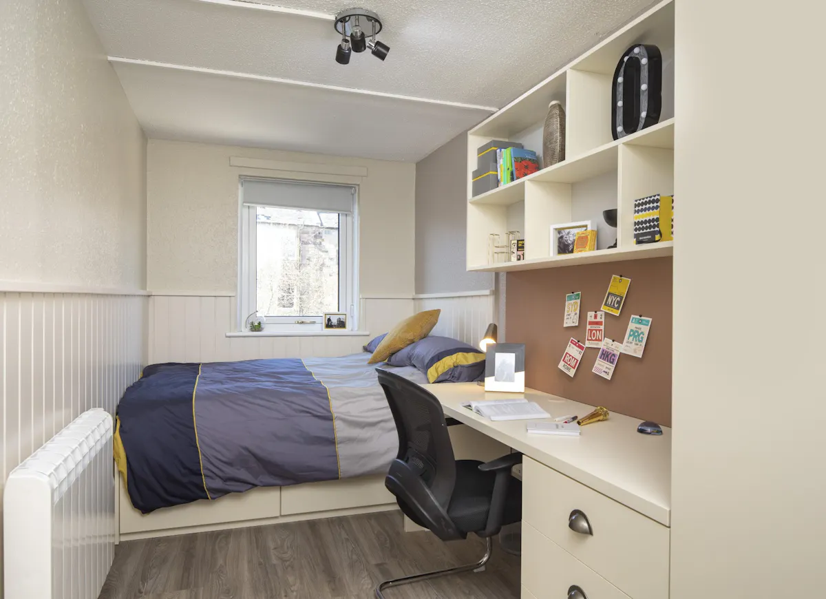 3 Bed Large ROOM