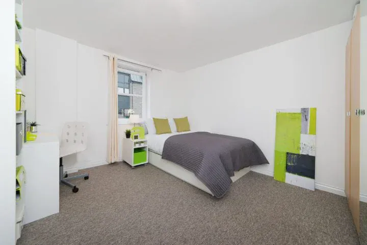 Premium Plus - 3 Bed Flat
