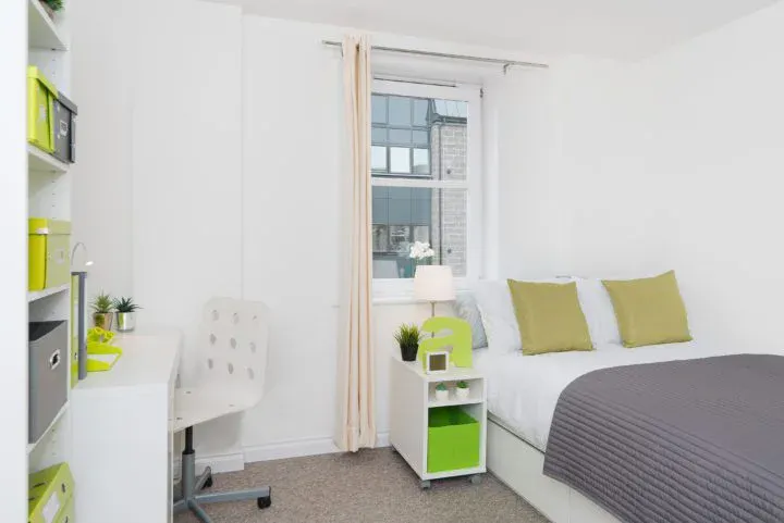 Premium Plus - 3 Bed Flat