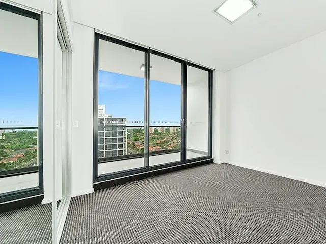 3 Bedroom, 2 Bathroom Apartment room image 1