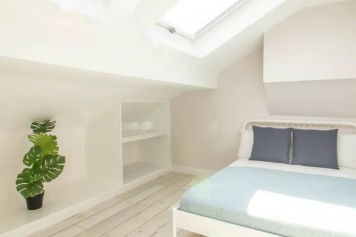 6 Bedroom Apartment ROOM