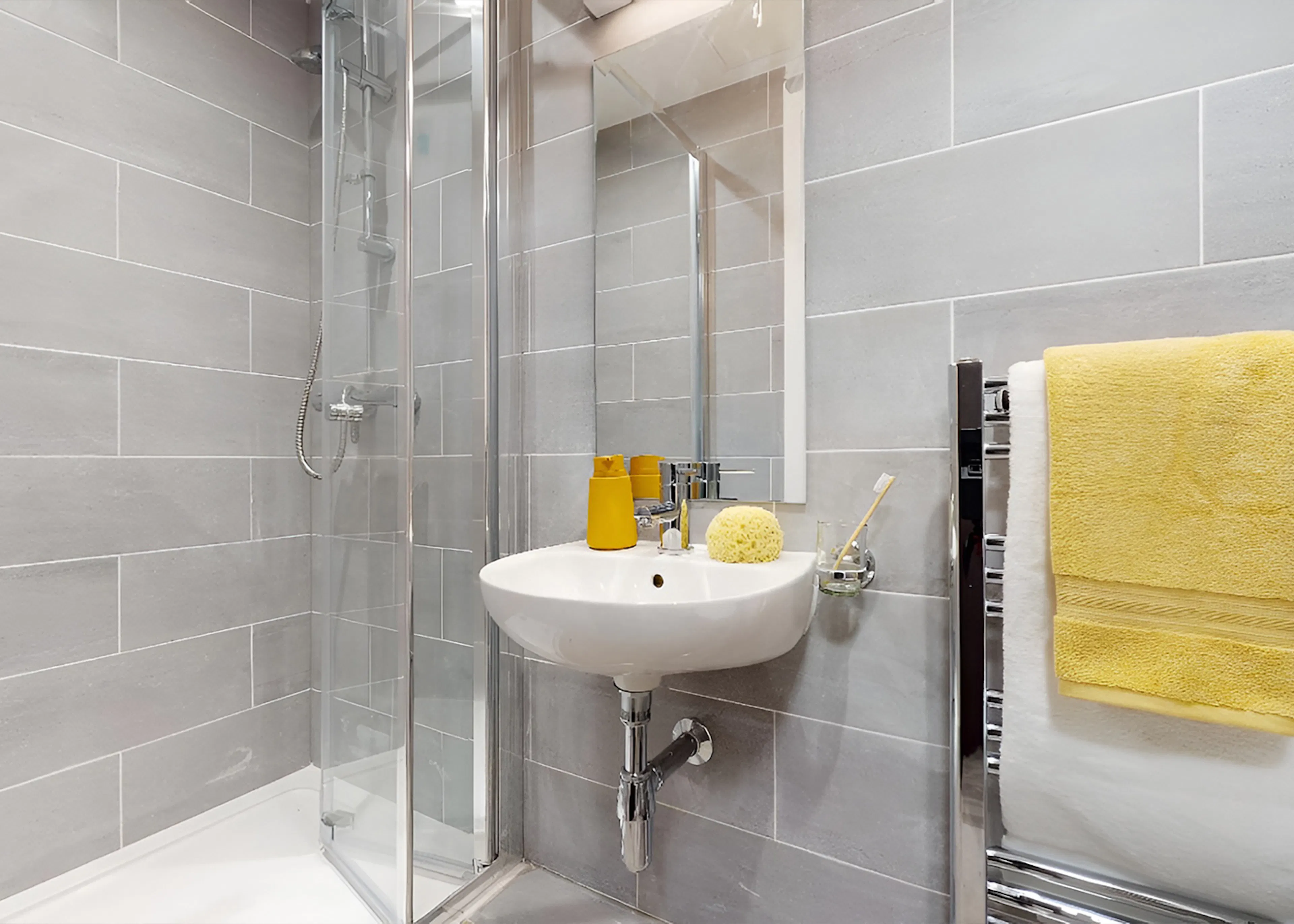 Classic Studio BATHROOM 2