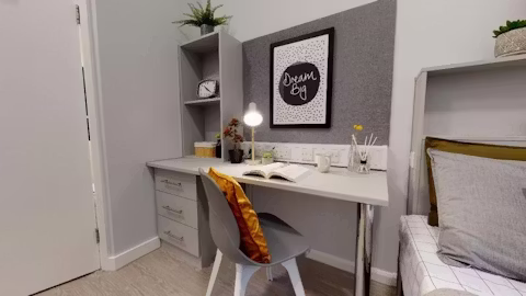 iq-will-wyatt-court-london-ROOM