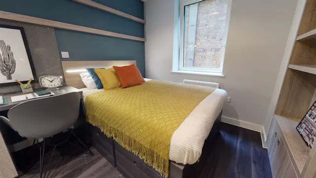 Platinum Studio Twin room image 3