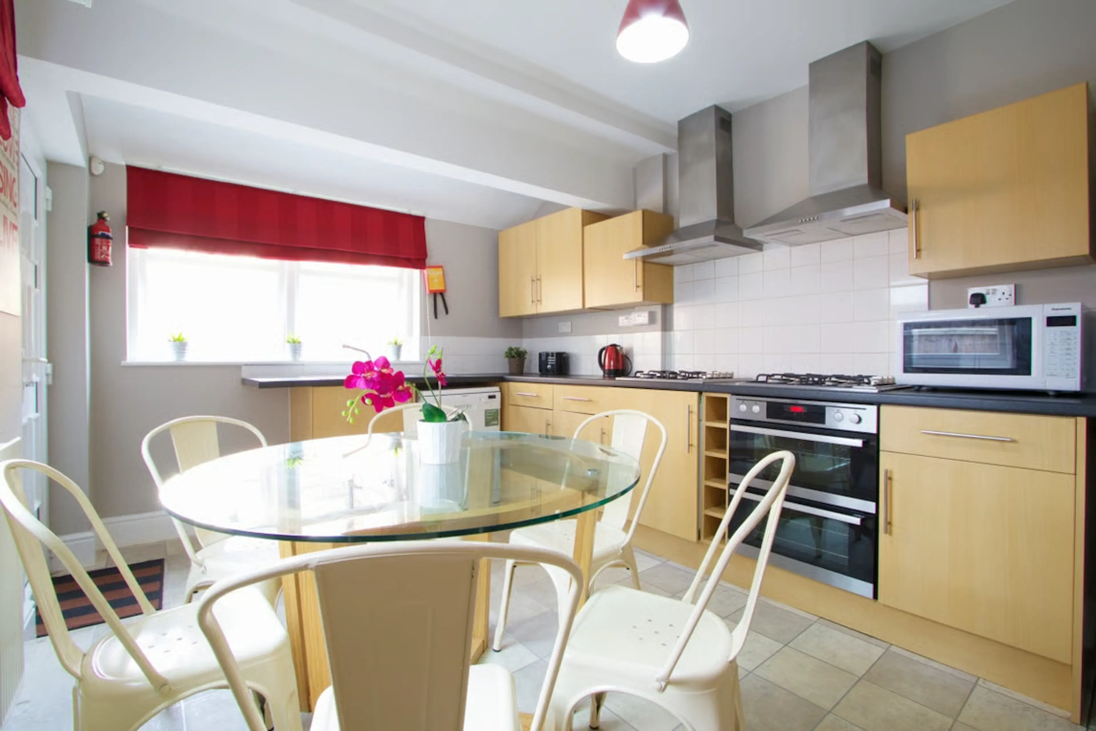 6 Bedroom Apartment KITCHEN 2