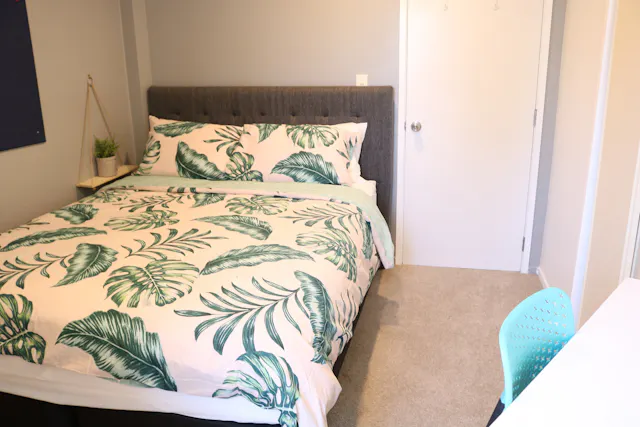 Apartment 3 (4 bedrooms & 1 bathroom) room image 1