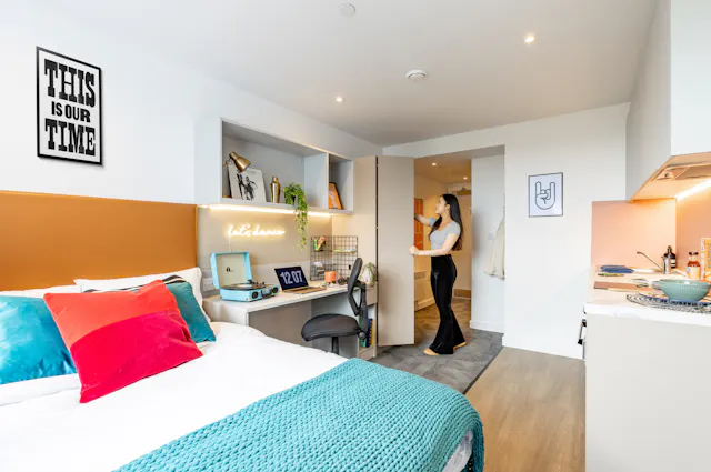 true Sky Studio Plus room image 3