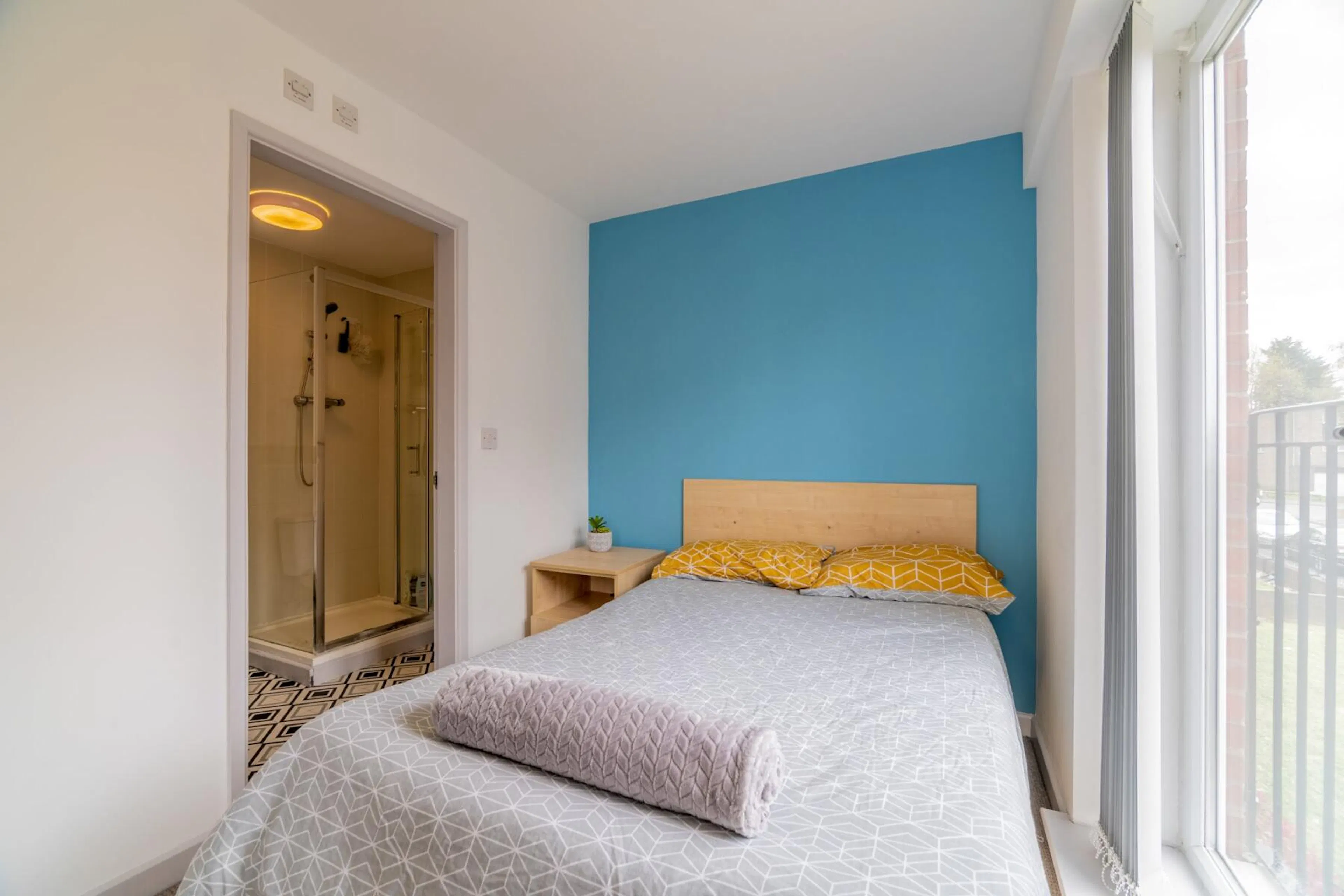 ROOM ROOM 1