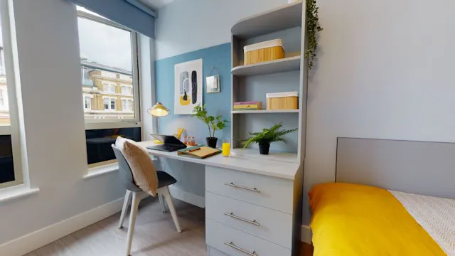 Gold Studio room image 3