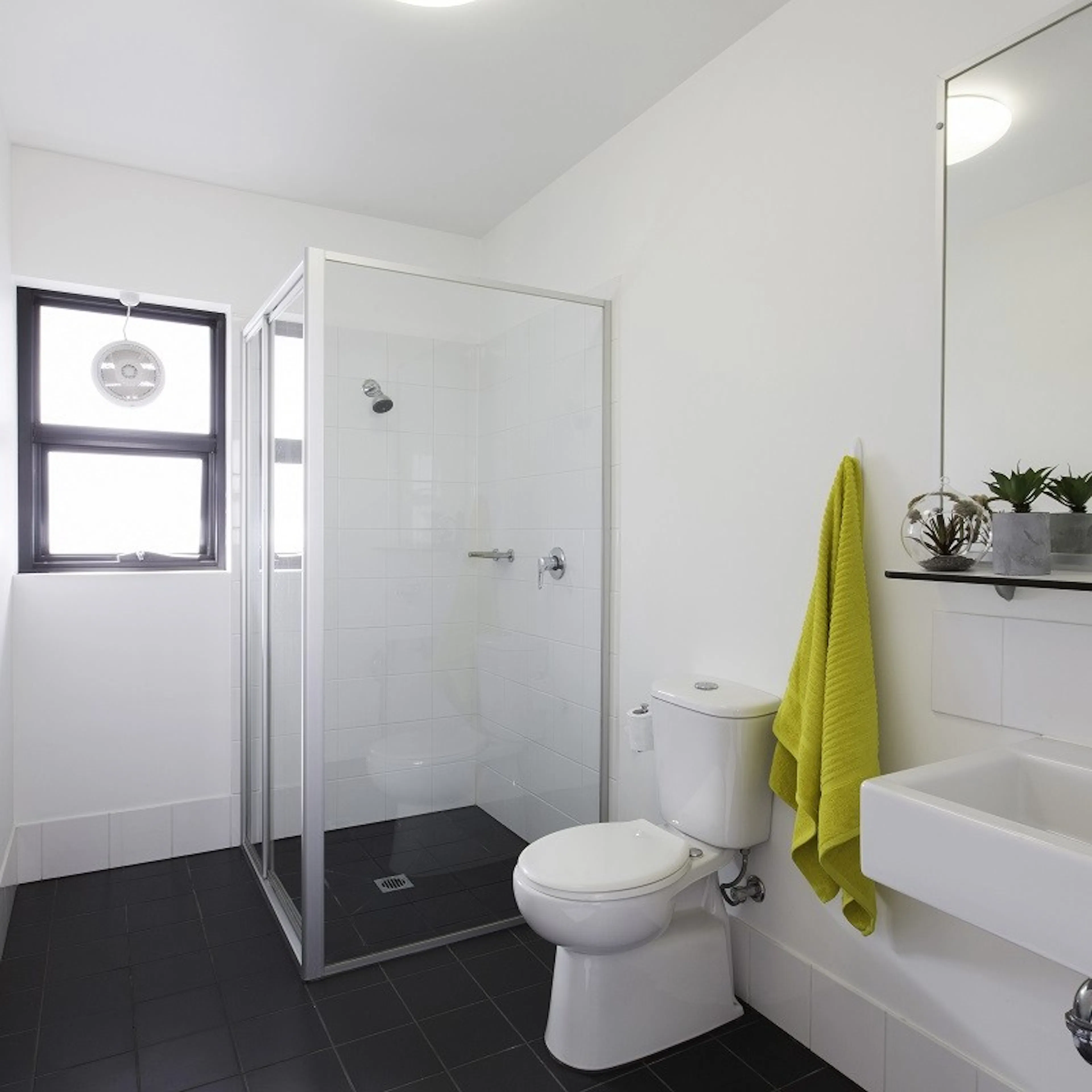 3 Bedroom Apartment BATHROOM 1